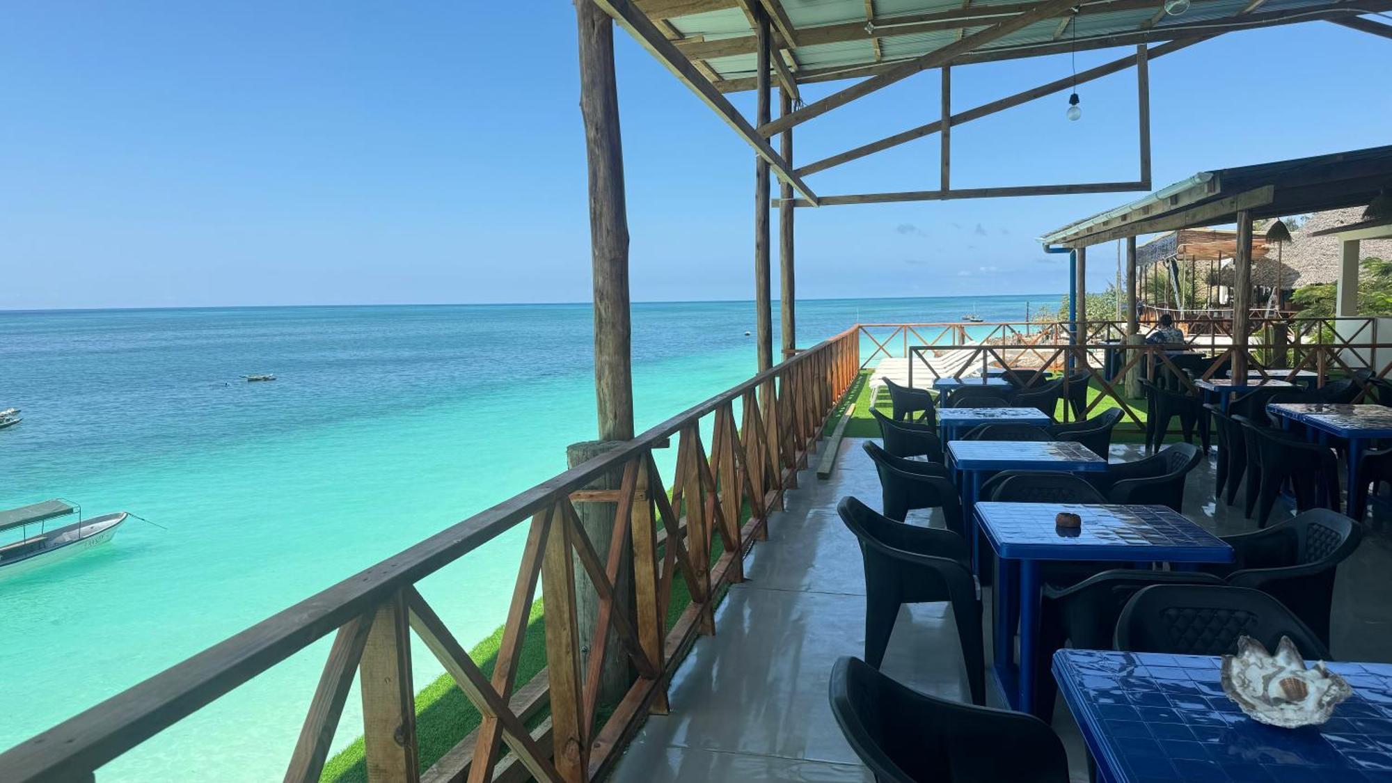 Blue Tides Hotel Nungwi Exterior photo